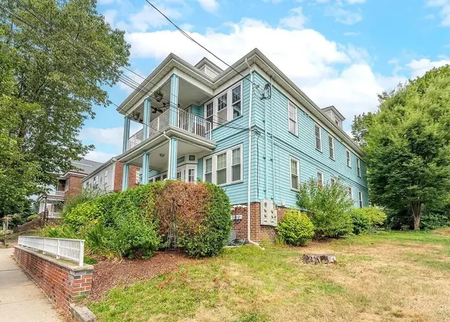 7 Nichols St #1