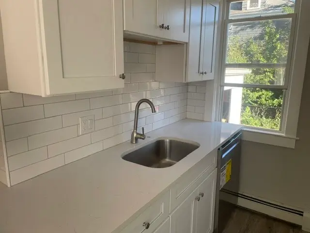 92 Brook St #1