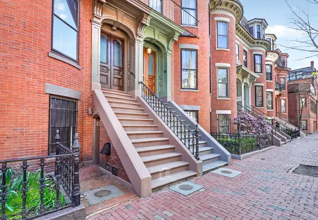 110 Appleton St