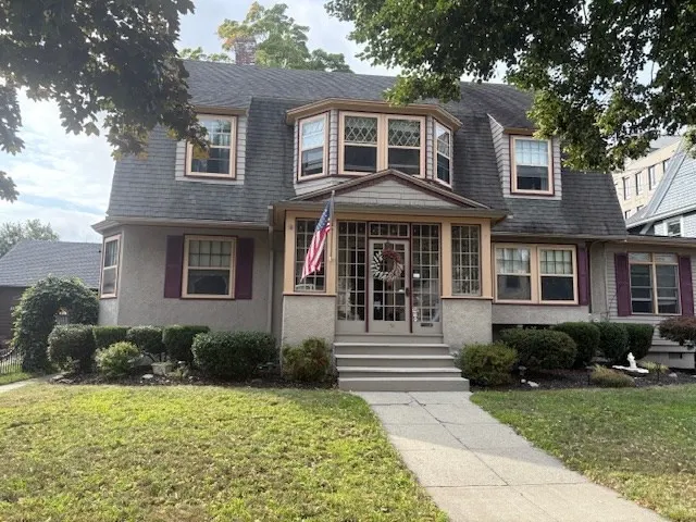 21 Whitney Rd, Quincy
