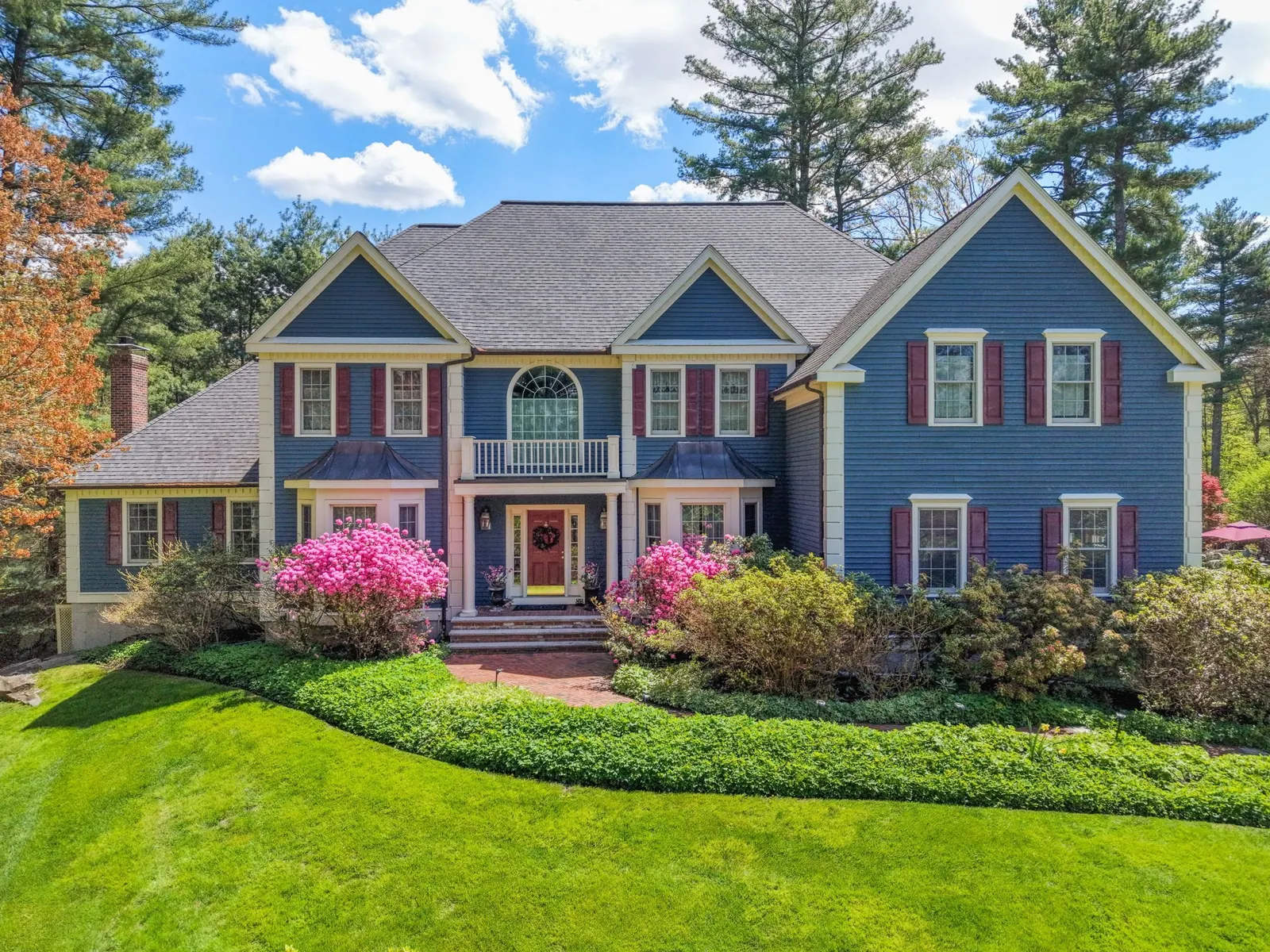 69 Nixon Rd, Framingham