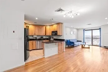 90 Quincy Shore Dr #721, Quincy