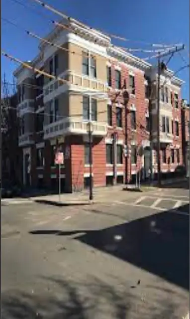 21 Fifth St #11