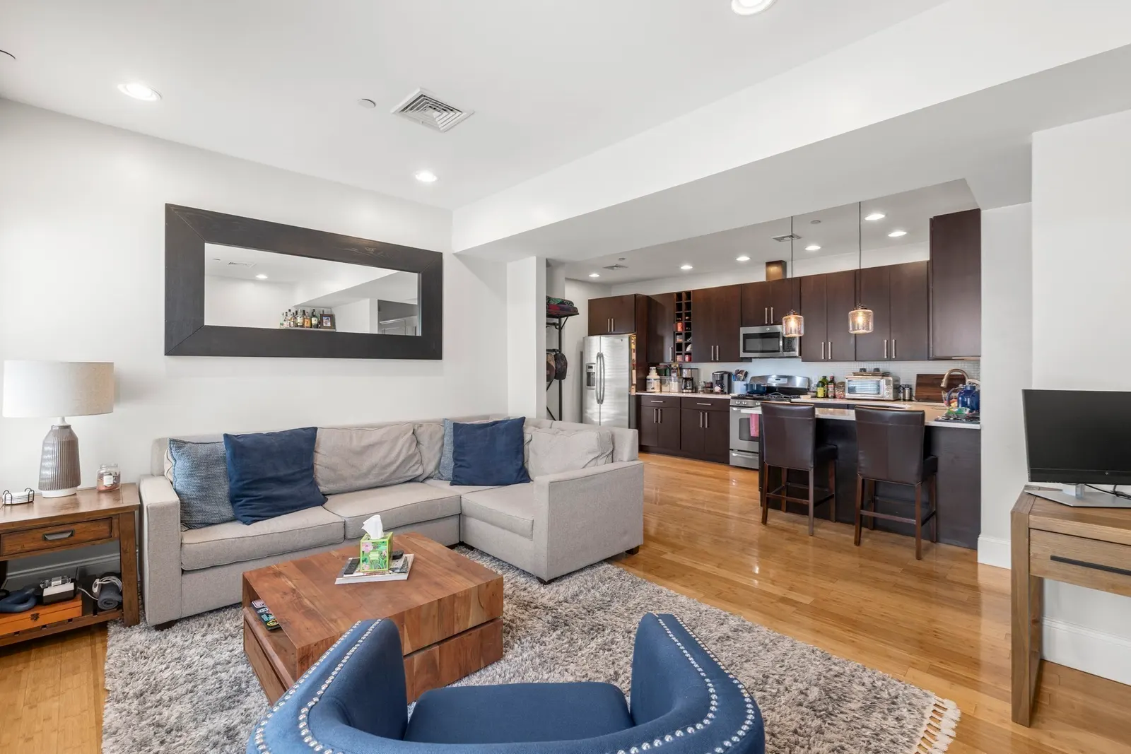 101 Old Harbor St #3, Boston