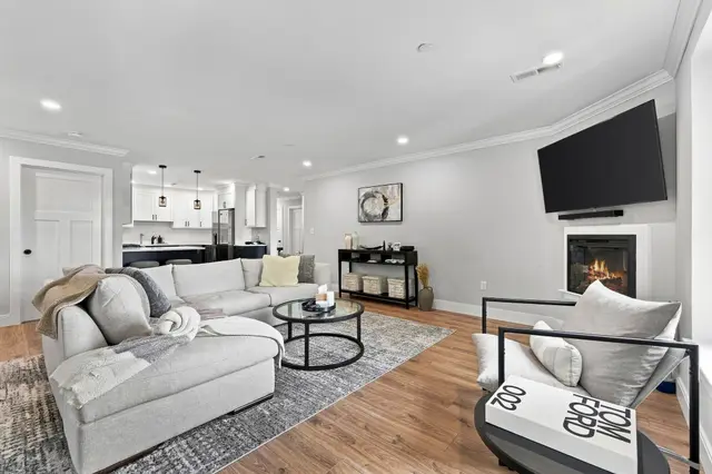 1721 Centre St #204
