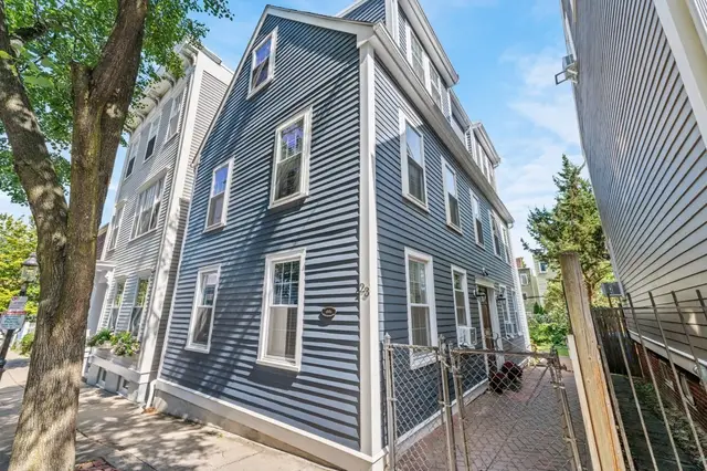 23 Concord St