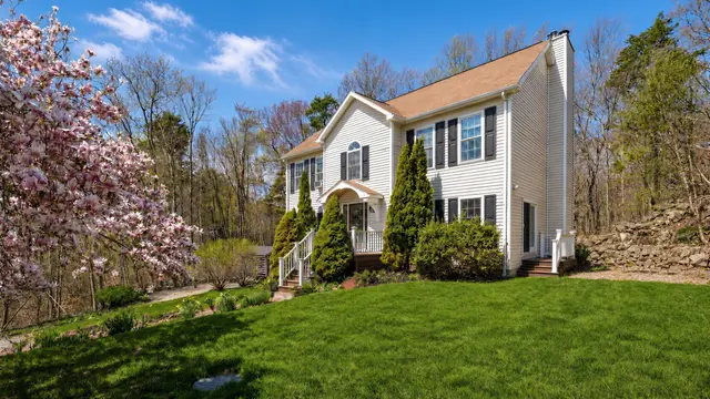 25 Magnolia Ave