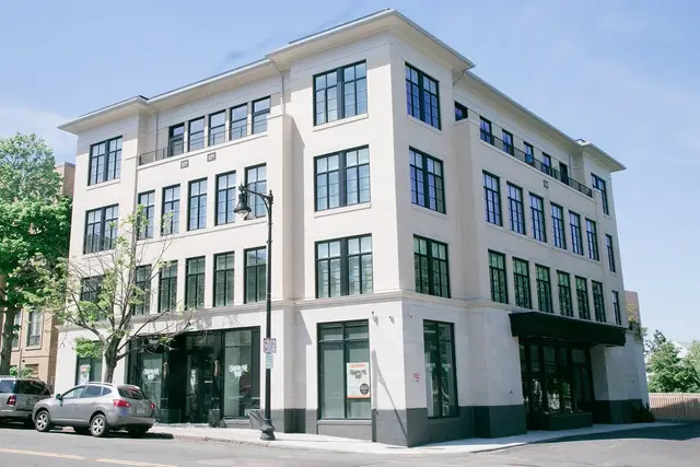 1467 Tremont #205