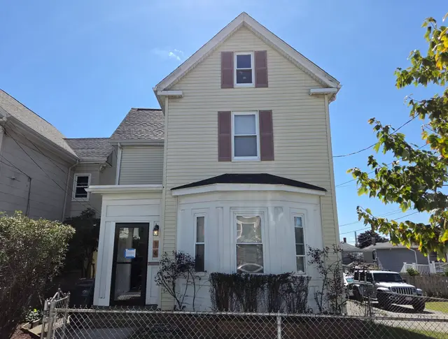14 Everett Street #14
