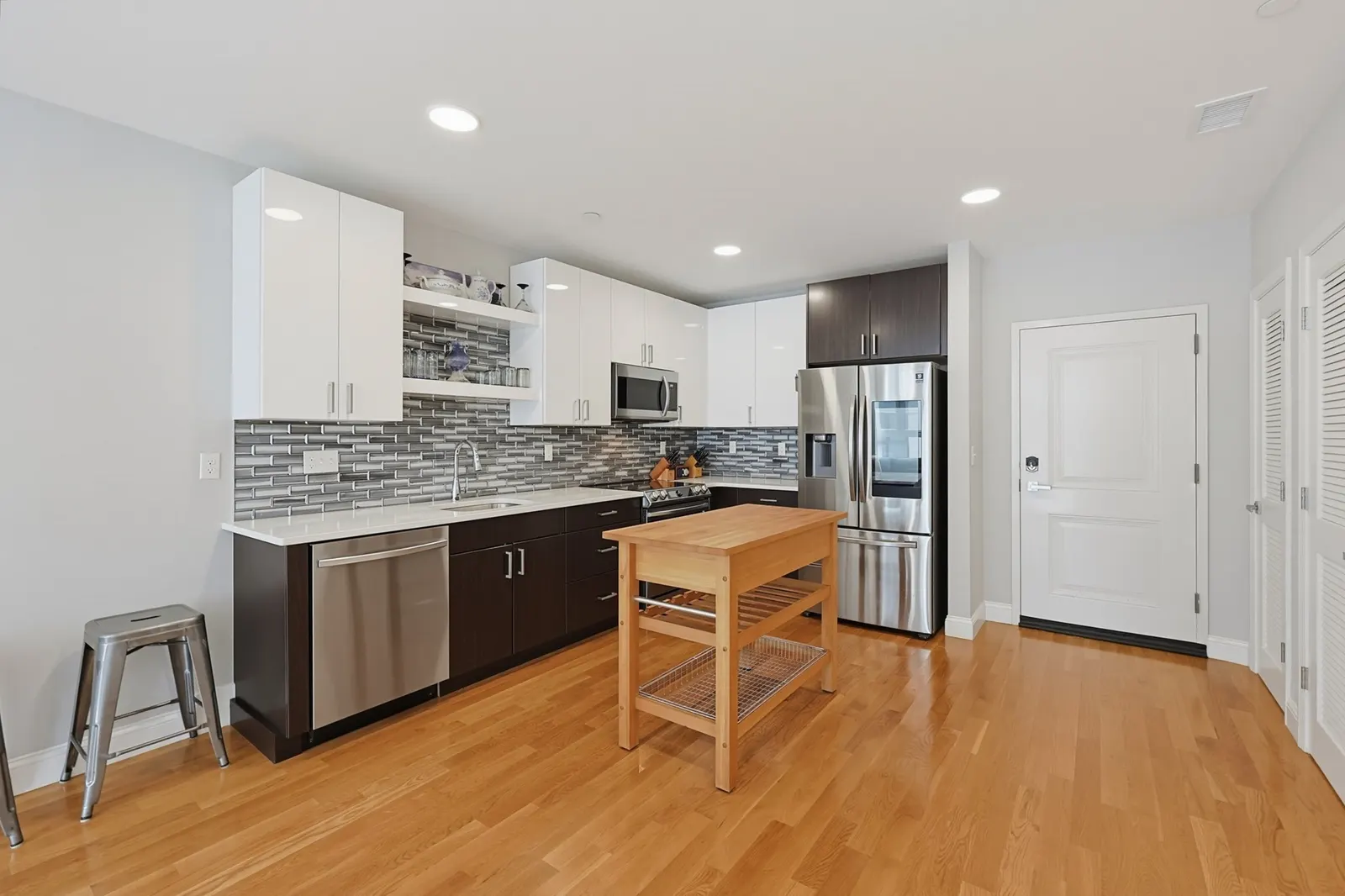 10 Taber #206, Boston
