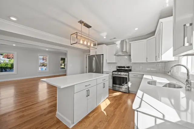 62 Pleasant St #2
