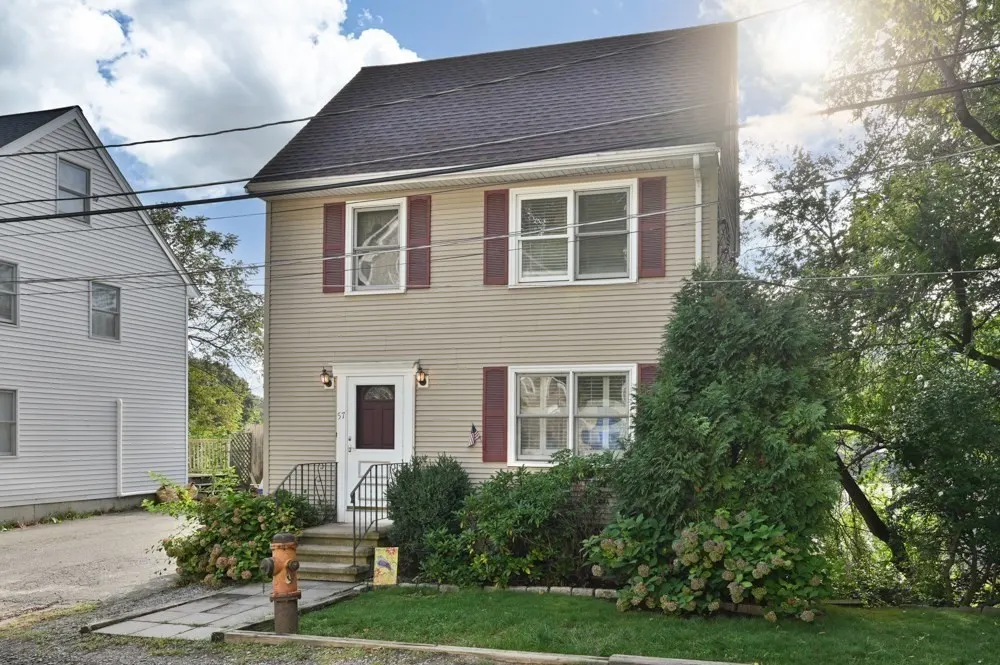 57 Hillcrest St, Waltham