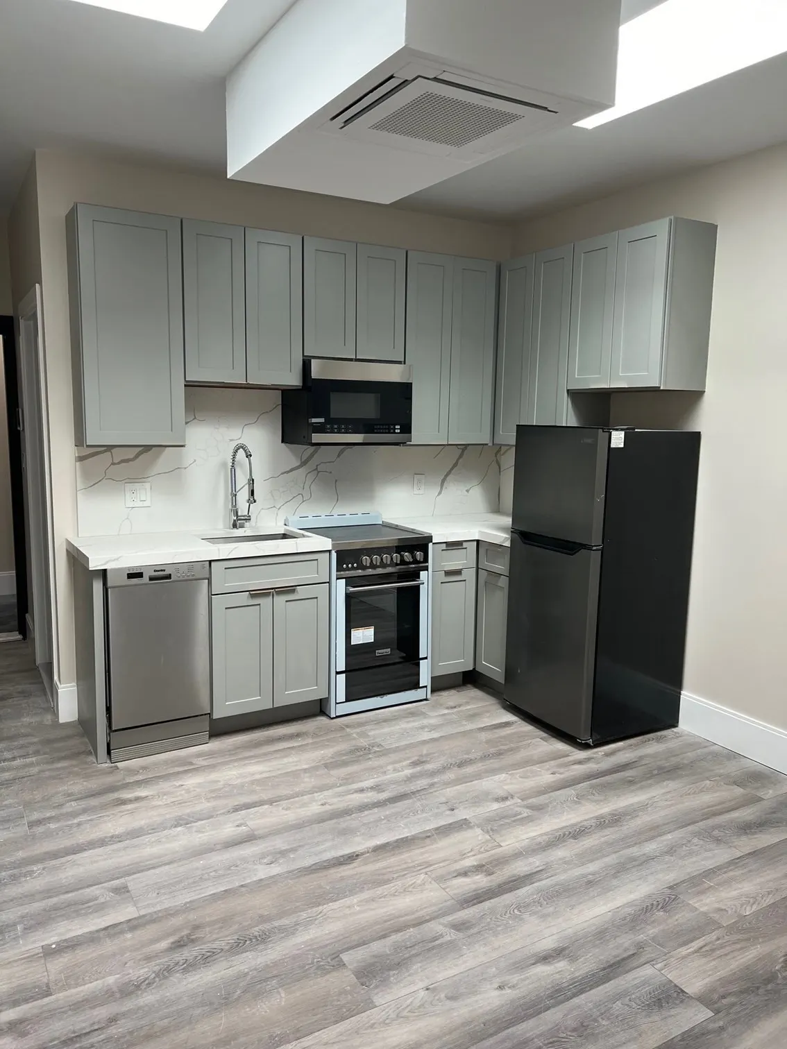366 Broadway #306, Everett