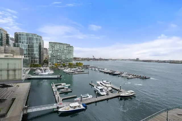 300 Pier 4 Blvd #7G