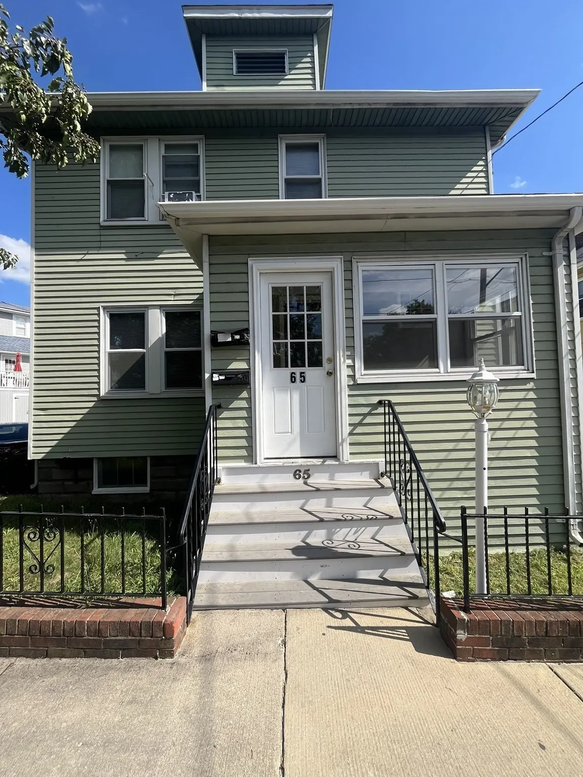 65 Newton St #1, Everett