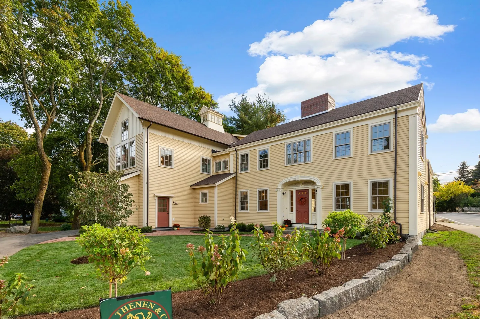 2 Pleasant St #2, Lexington