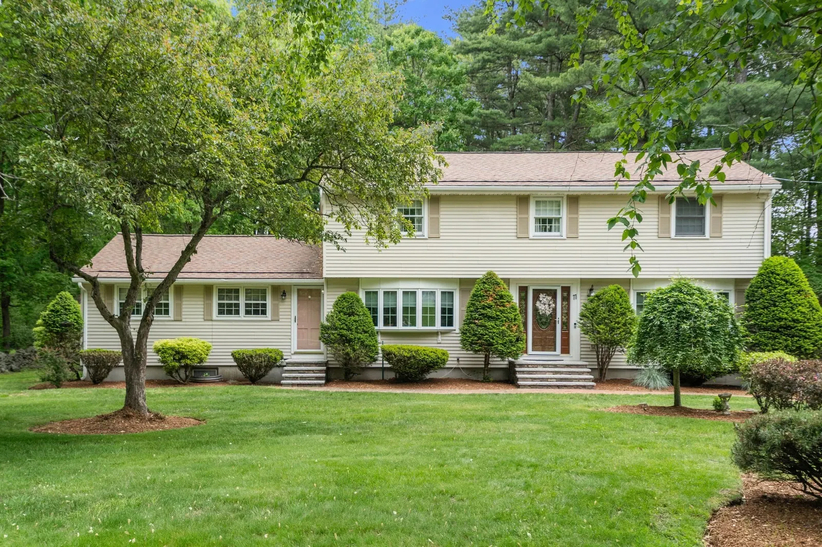 11 Summit Road, Southborough