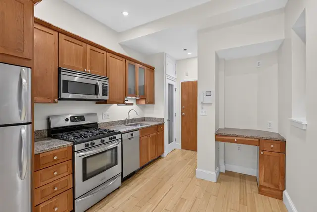 8 Garden Ct #2