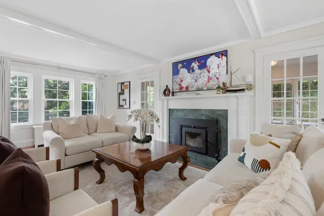 5 Moss Hill Rd