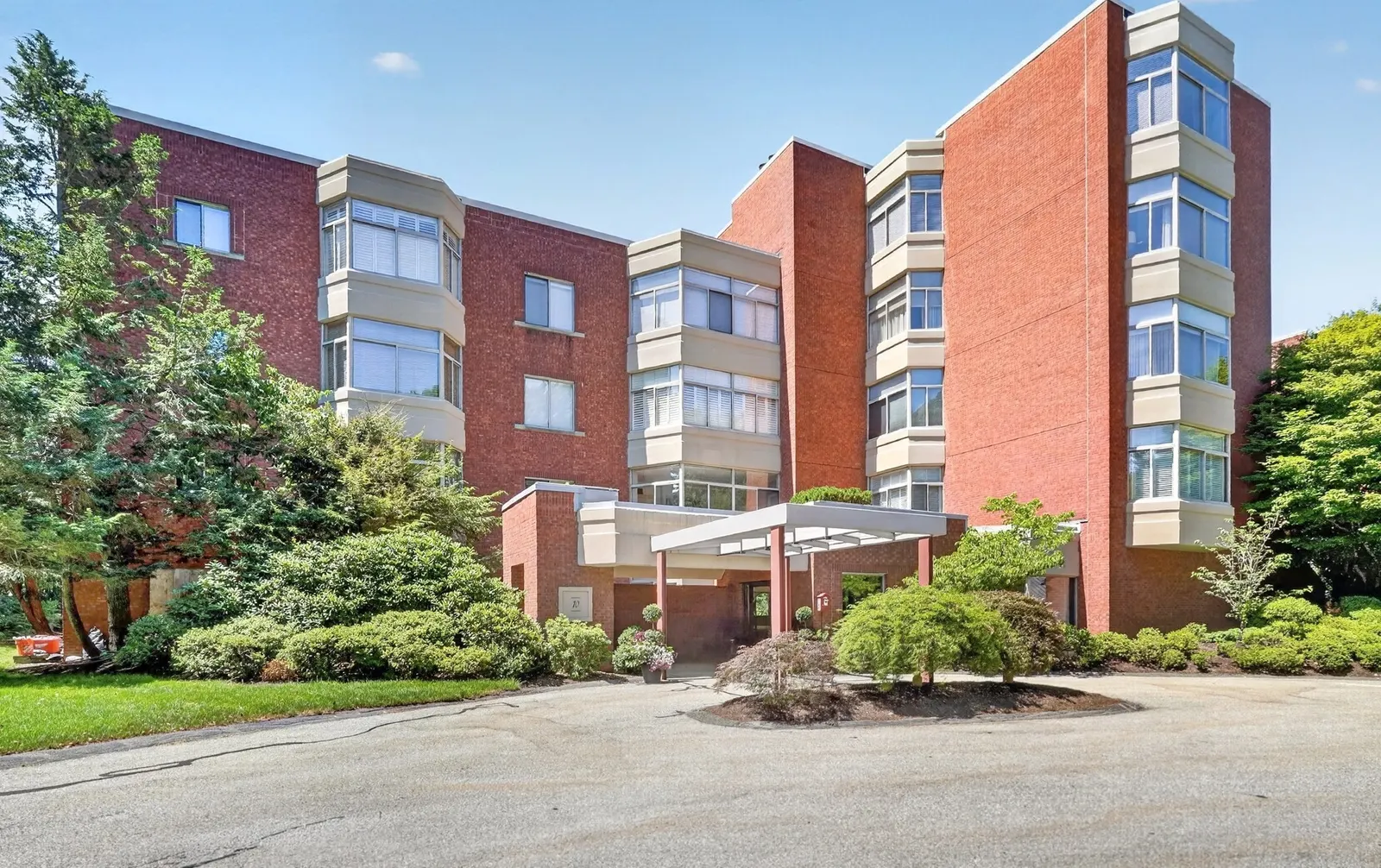 99-10 Florence Street #2A, Newton