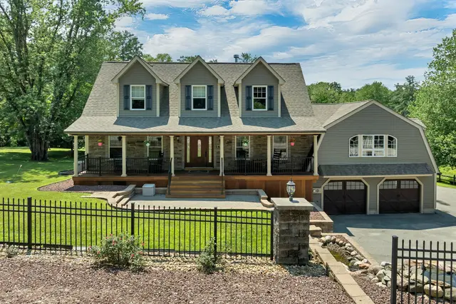 98 Robinson Rd