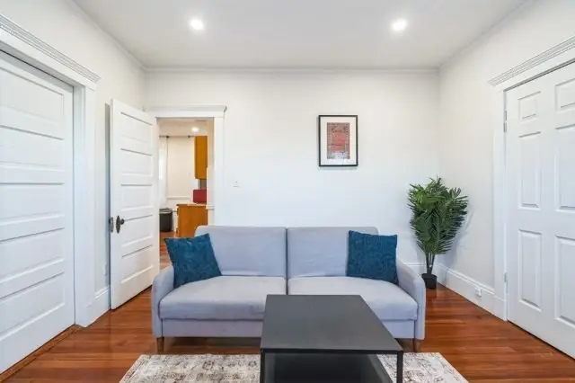 195 Hancock St #2