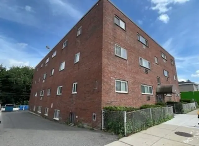 624 Hyde Park Ave #C3