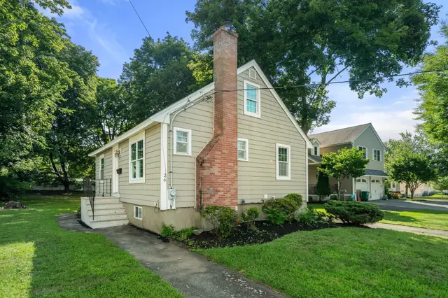 26 Elliott St