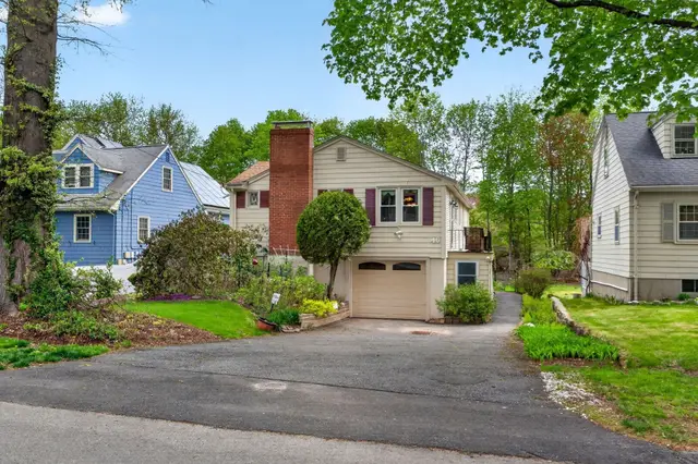 46 Grapevine Ave