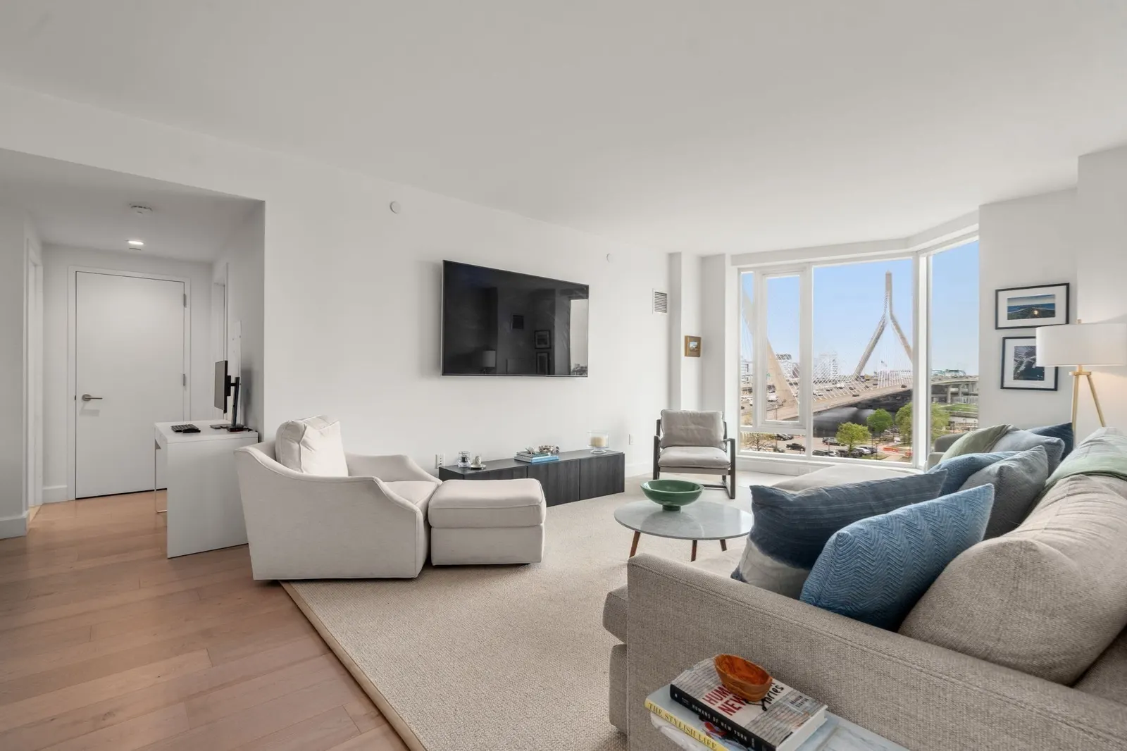 100 Lovejoy Wharf #7J, Boston