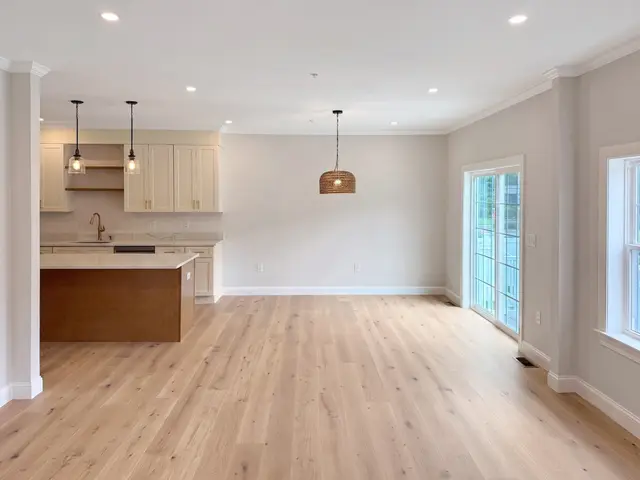 9 Whitman Circle #9