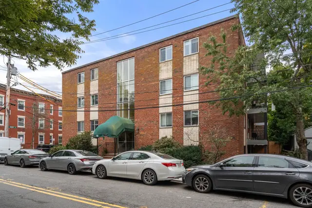18 Pond St #1