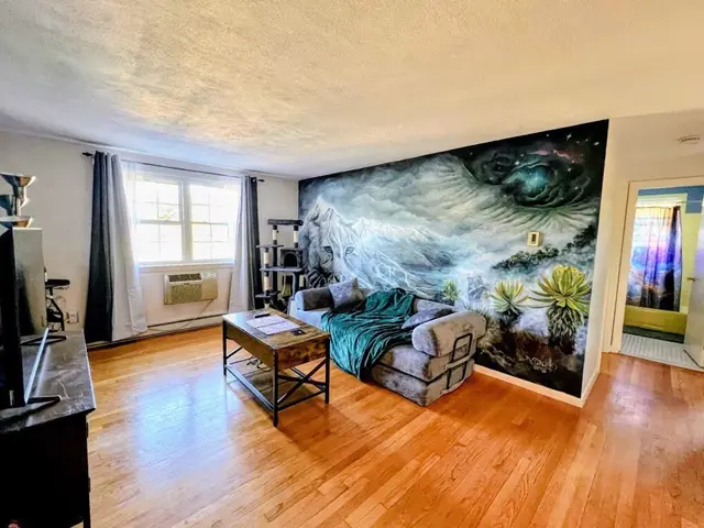 5 Colonial Village Drive U9 #SHORT TERM