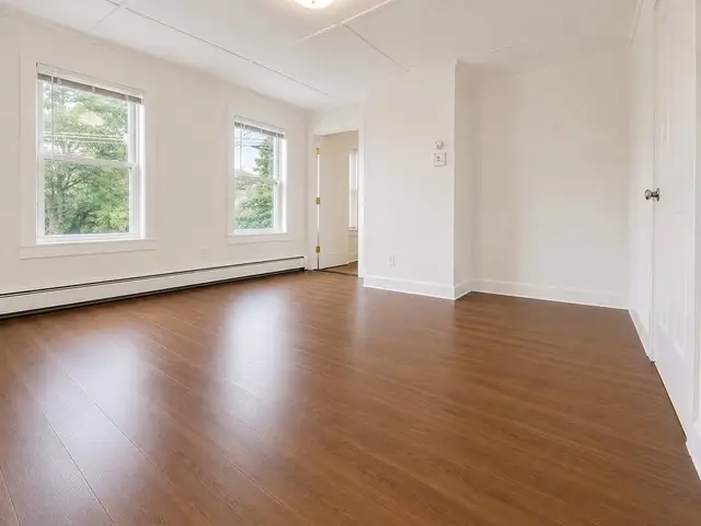 133 Chesnut St #6