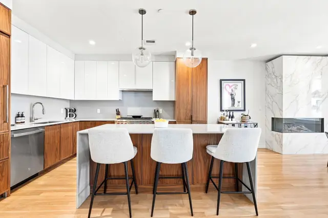 10 Gloucester St #3