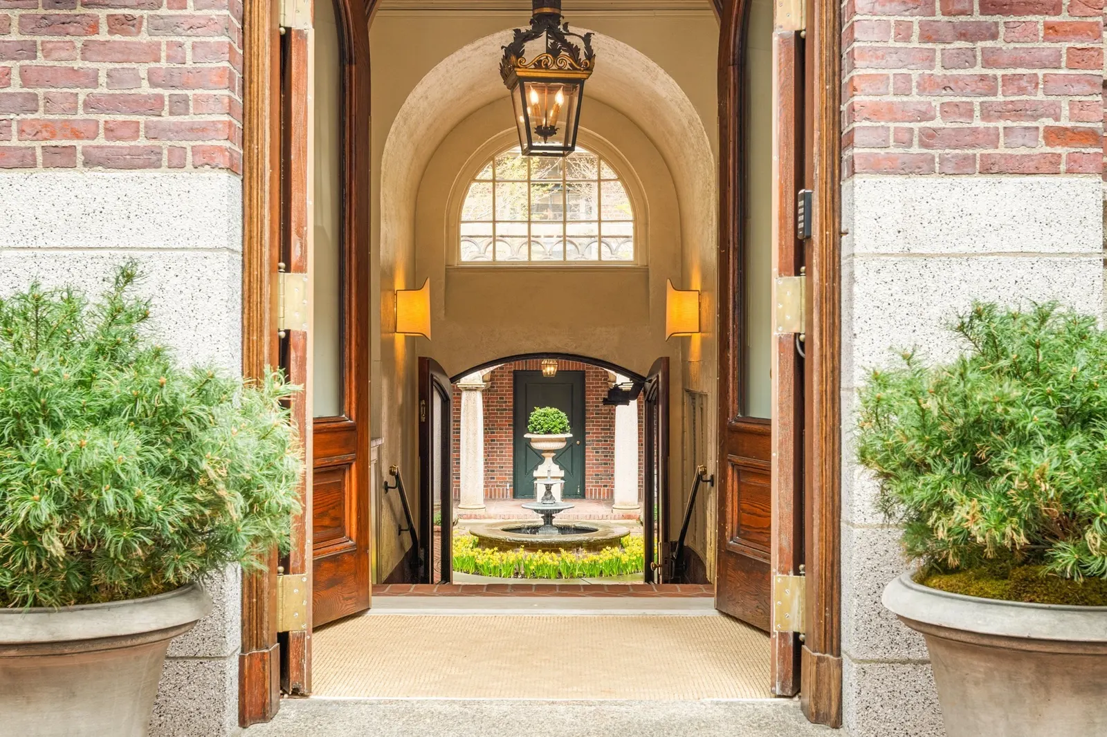 101 Chestnut Street #E, Boston