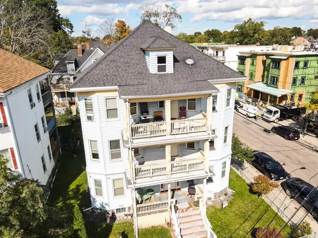 3 Kingsdale St #2