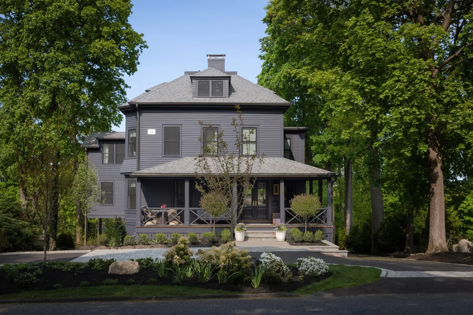 28 Longfellow, Wellesley