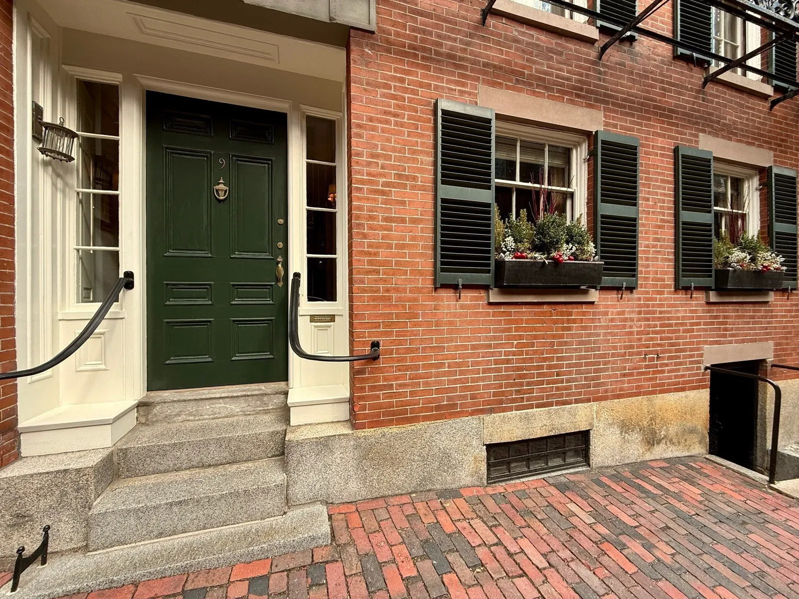 9 West Cedar St, Boston