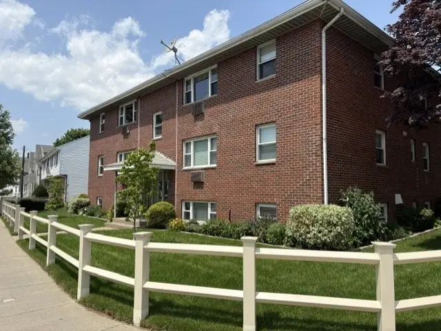 189 River St #4