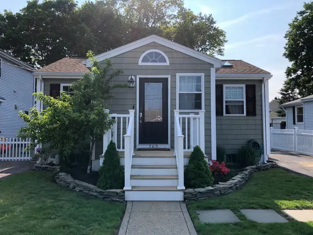 165 Albatross Rd