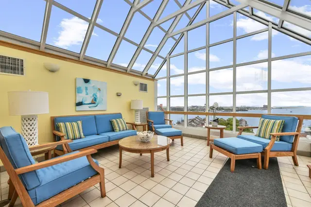 350 North St #404