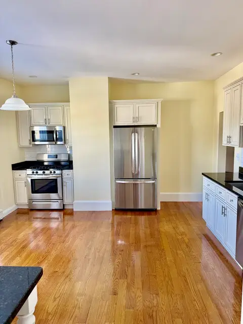 46 Everard St #2