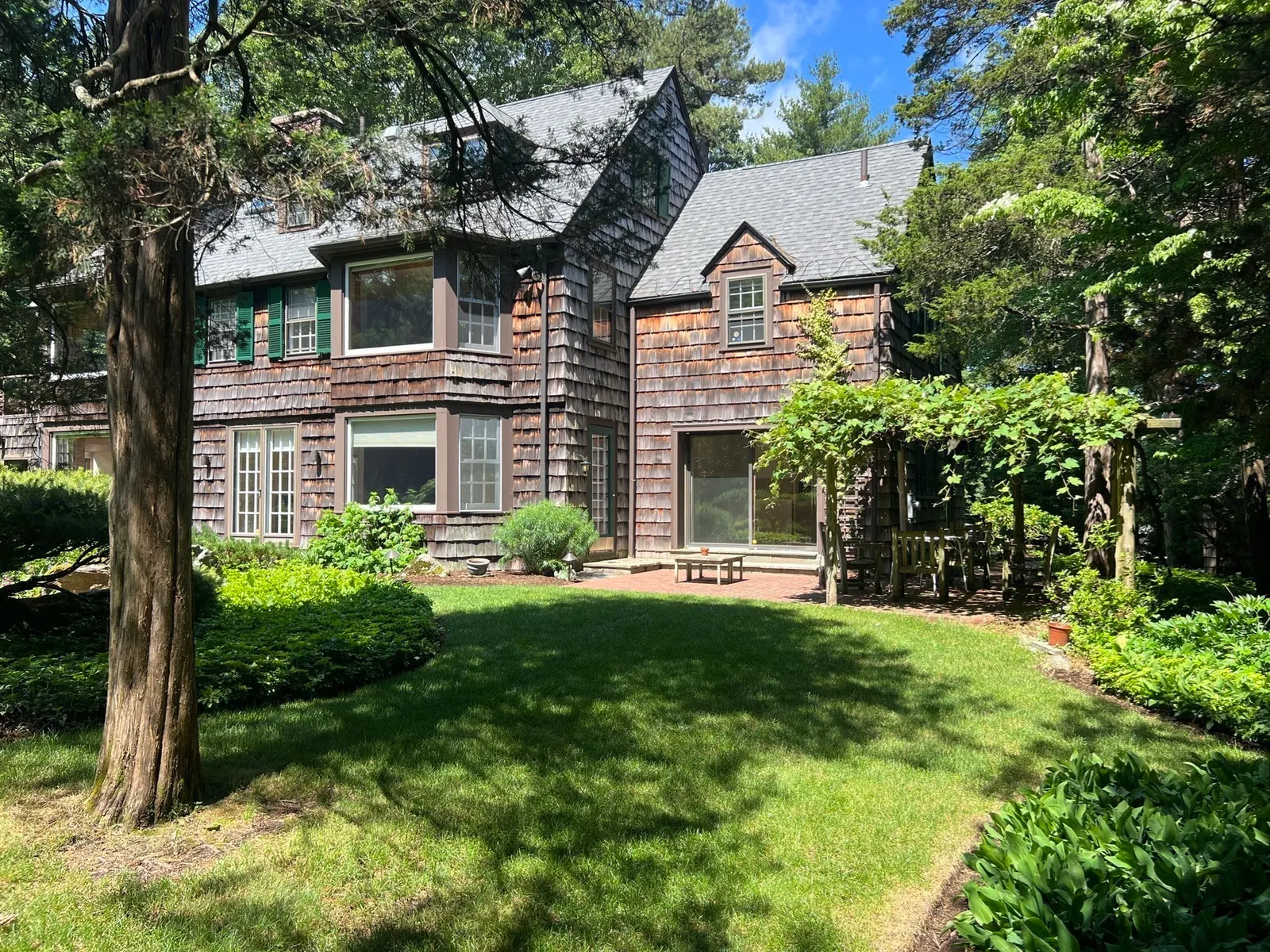 130 Marsh St #1, Belmont