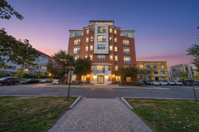 113 Sumner St #42