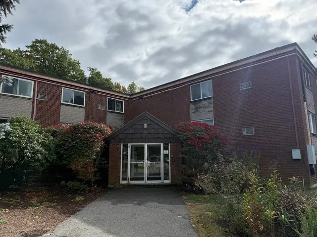 15 Weld St #46