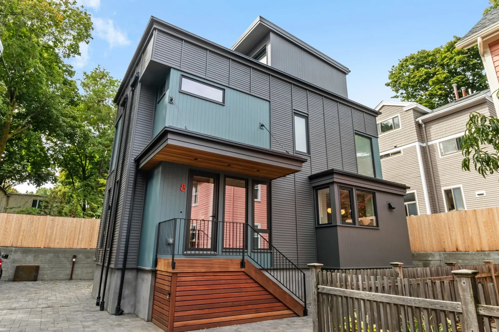 8 Holworthy Terrace #8, Cambridge