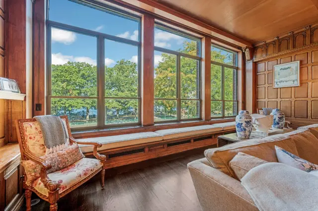 414 Beacon Street #Parlor