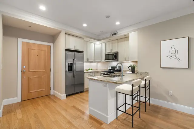 150 Chestnut Hill Avenue #402