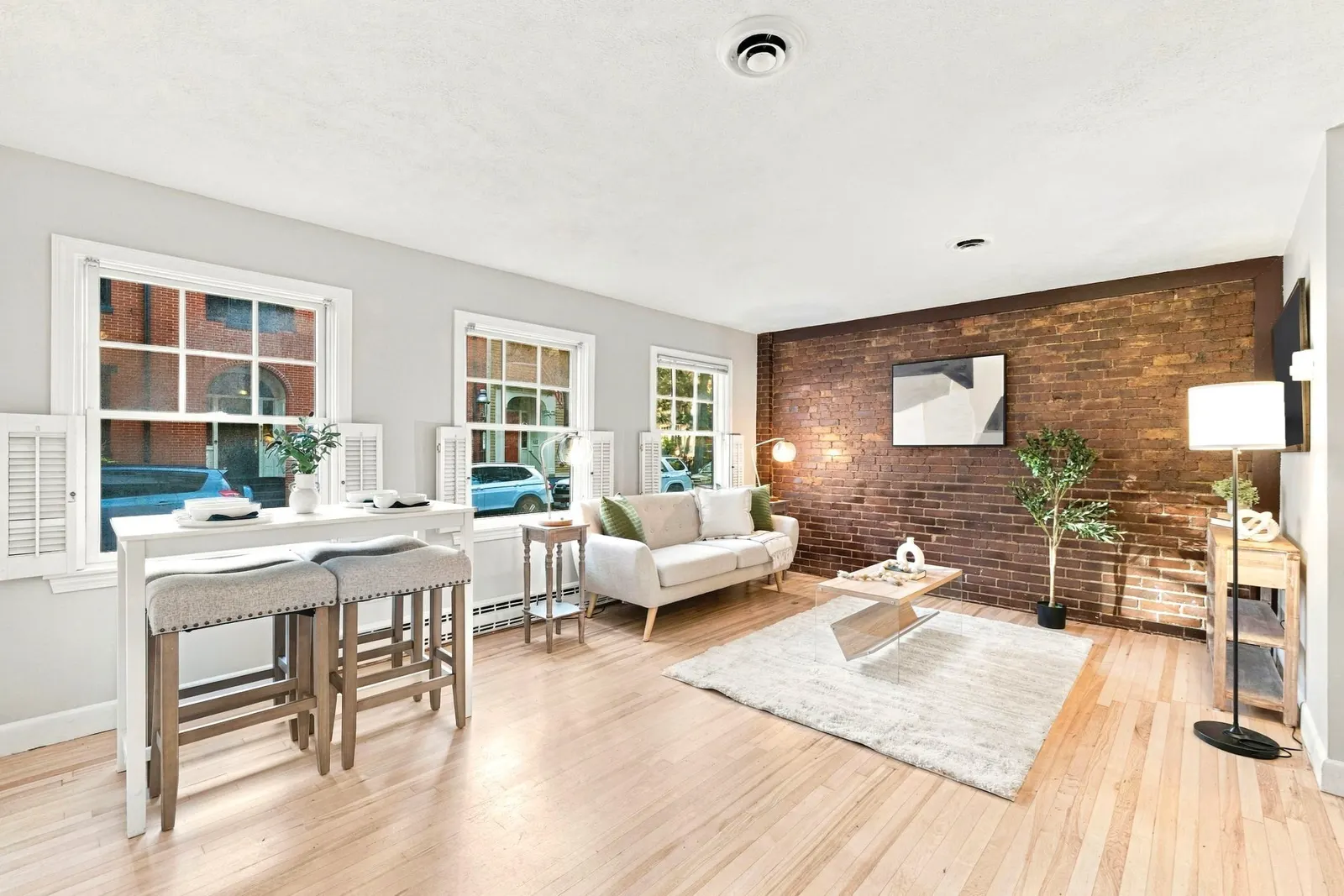 32 Washington St #1, Boston